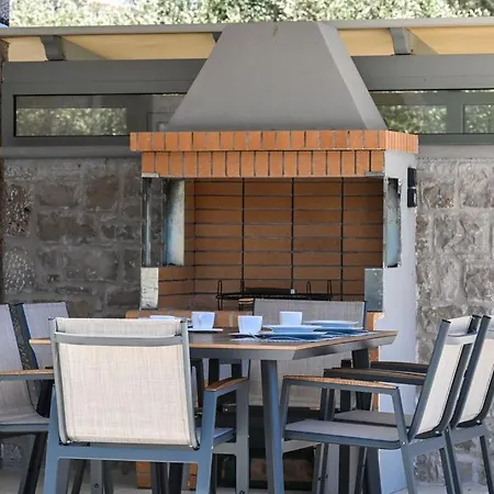 Villa Penelope Halipoma *