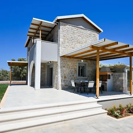 Penelope Halipoma Villa Lefkada City